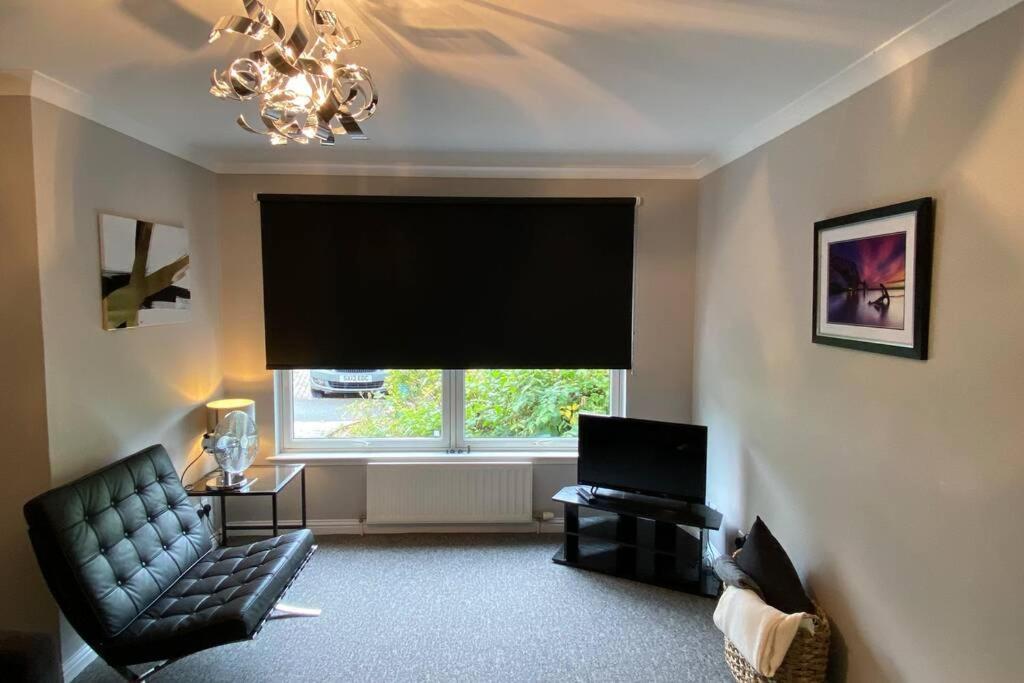 Peter Pan Apartment In The Heart Of Inverness Dalneigh ภายนอก รูปภาพ