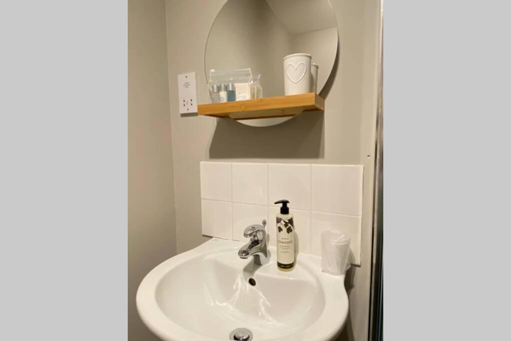 Peter Pan Apartment In The Heart Of Inverness Dalneigh ภายนอก รูปภาพ