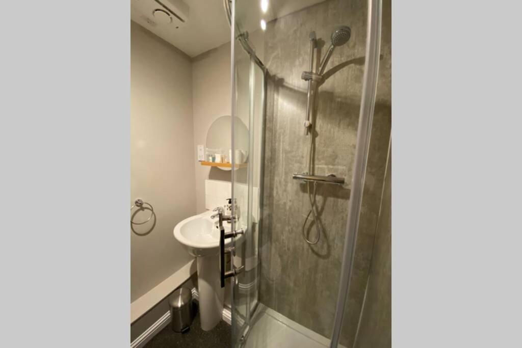 Peter Pan Apartment In The Heart Of Inverness Dalneigh ภายนอก รูปภาพ